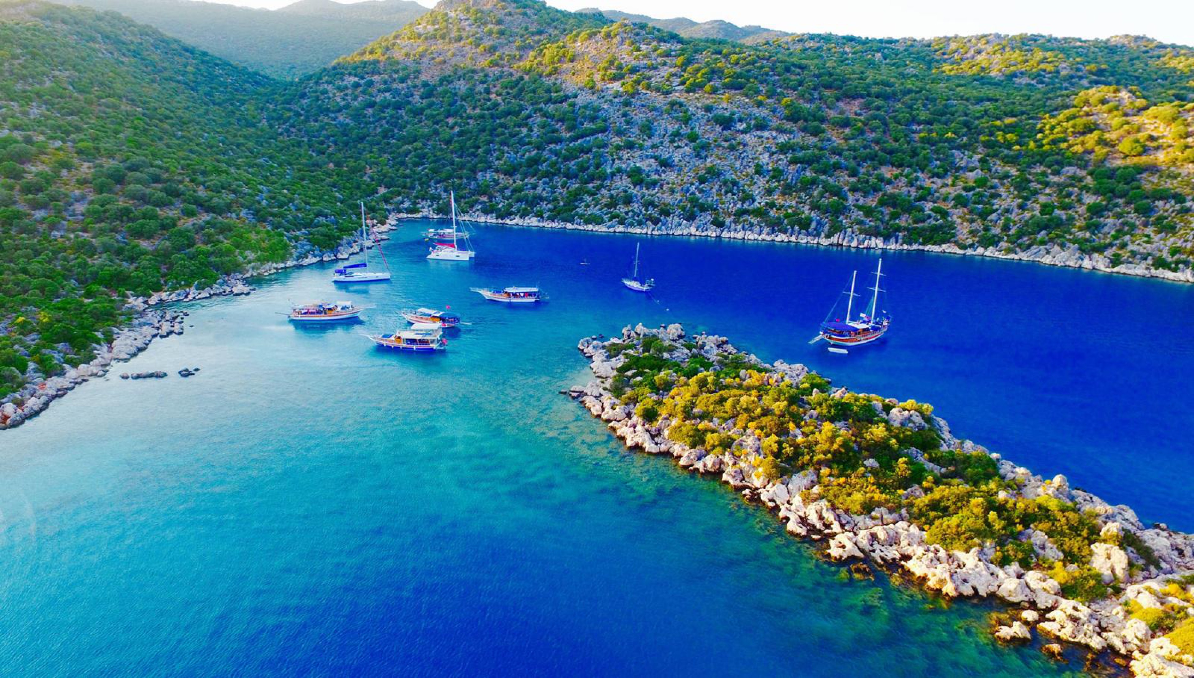 Kalkan ve Kaş'ta Tekne Turları: Mavinin Büyüleyici Serüveni